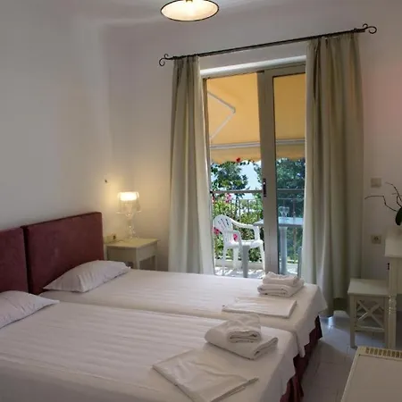 Akrogiali Pensionat 3*