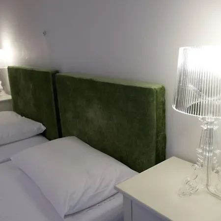 ゲストハウス Akrogiali ニドリ