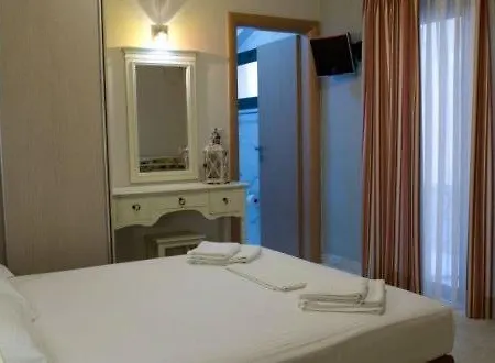 Affittacamere Akrogiali 3*